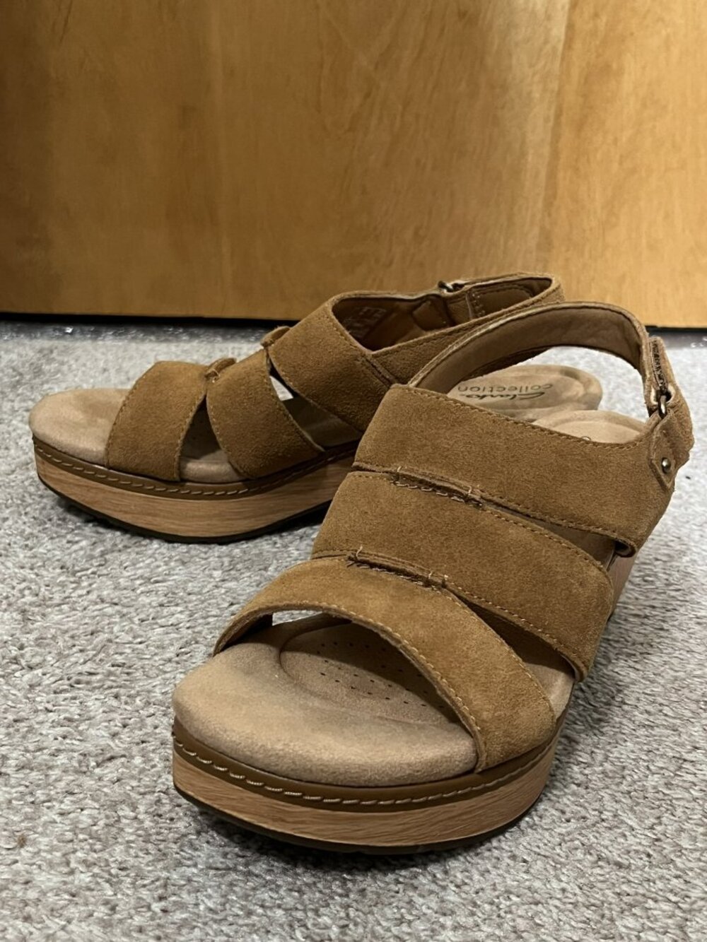 NWOT Clarks Size 6.5M Seannah Glow Women's Suede Wedge Sandals